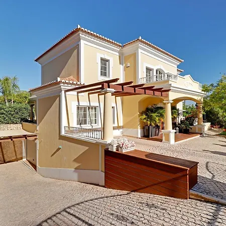Catharina Villa *